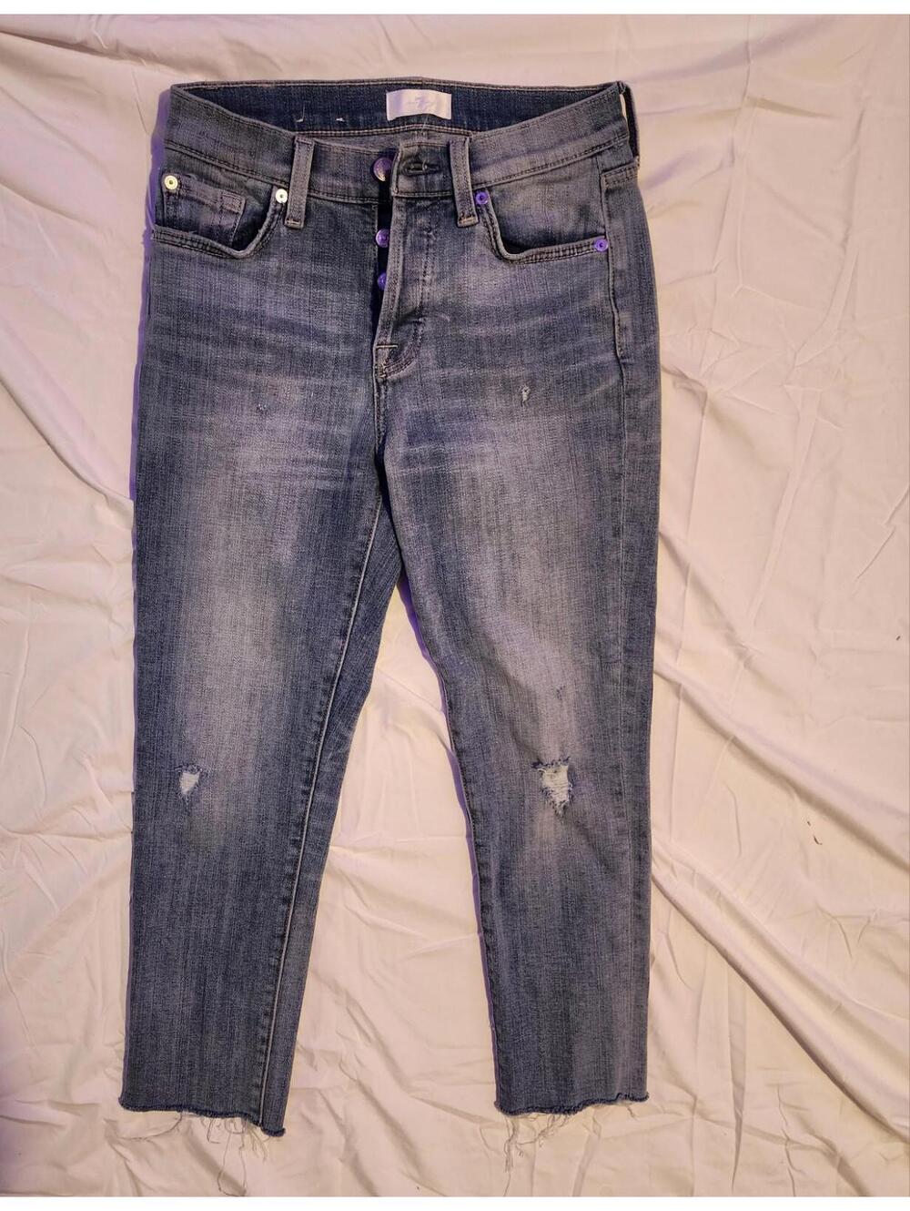 7 for all mankind cropped button fly jeans. Size 24 in good condition. 23 Inseam